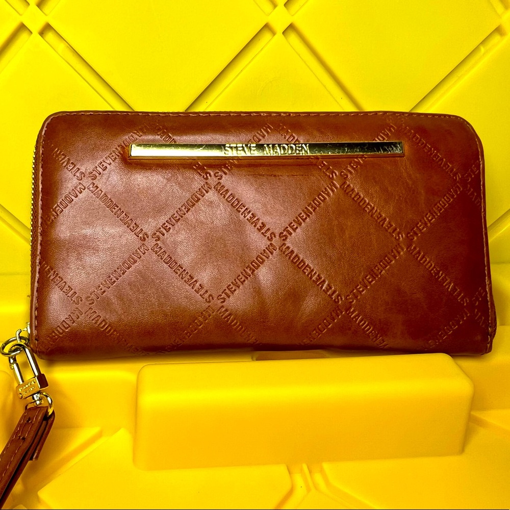 NWOT STEVE MADDEN WALLET WRISTLET COGNAC DIAMOND QUILTED SOFT FAUX LEATHER